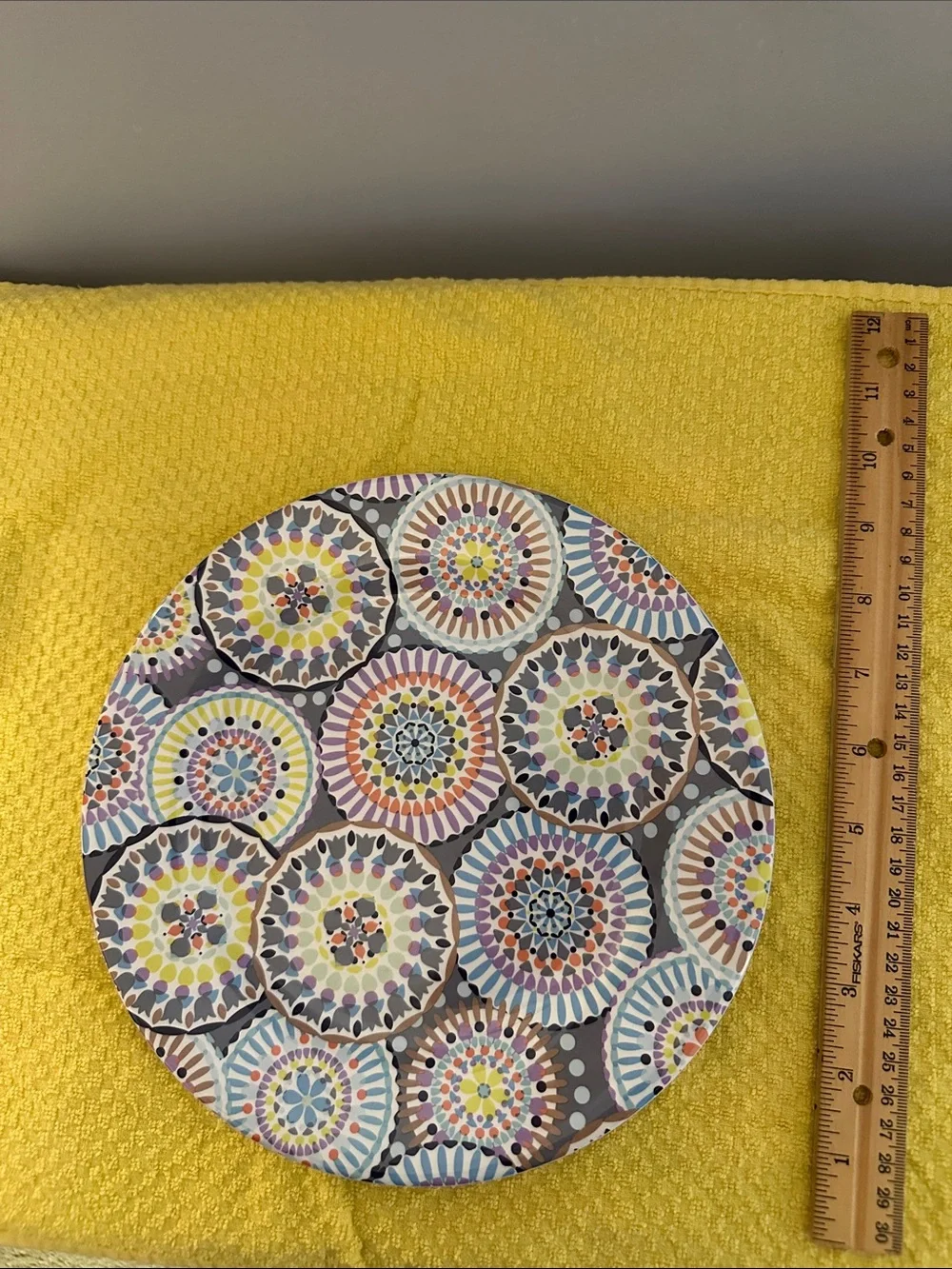 Round Decorative Plate with Colorful Mandala Pattern